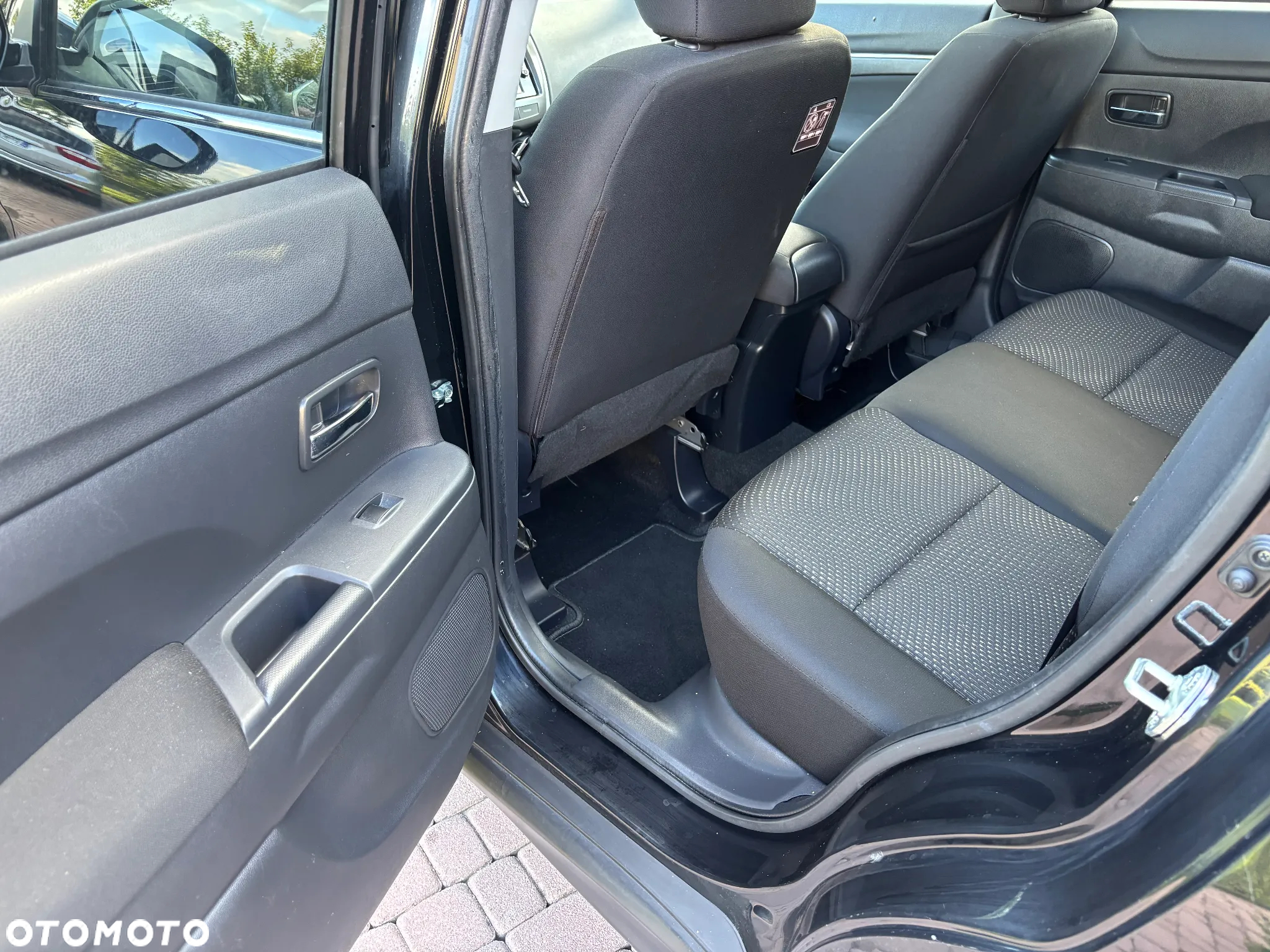 Mitsubishi ASX 1.8 DI-D 2WD Intense - 22