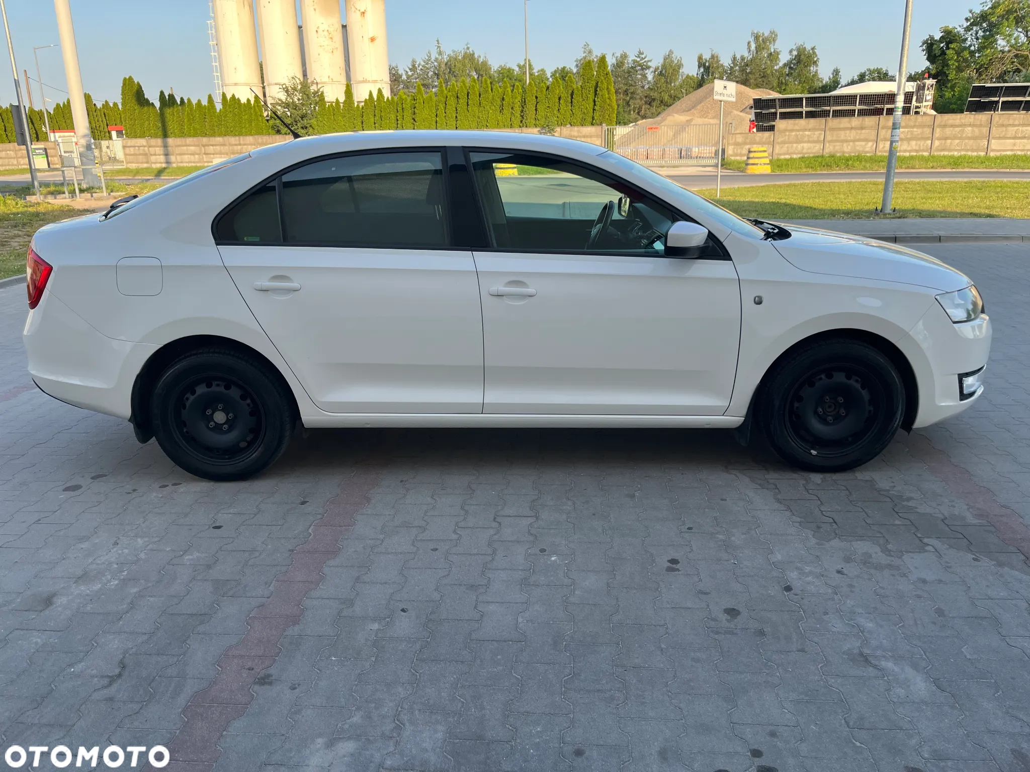 Skoda RAPID 1.6 TDI DPF Ambition Max - 4