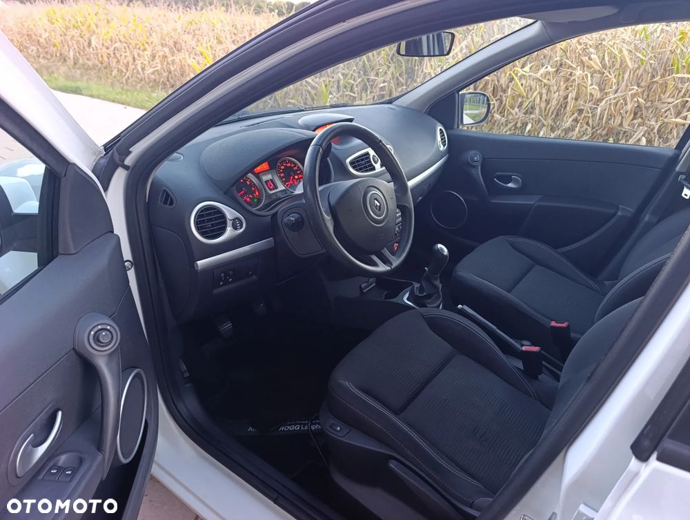 Renault Clio - 12