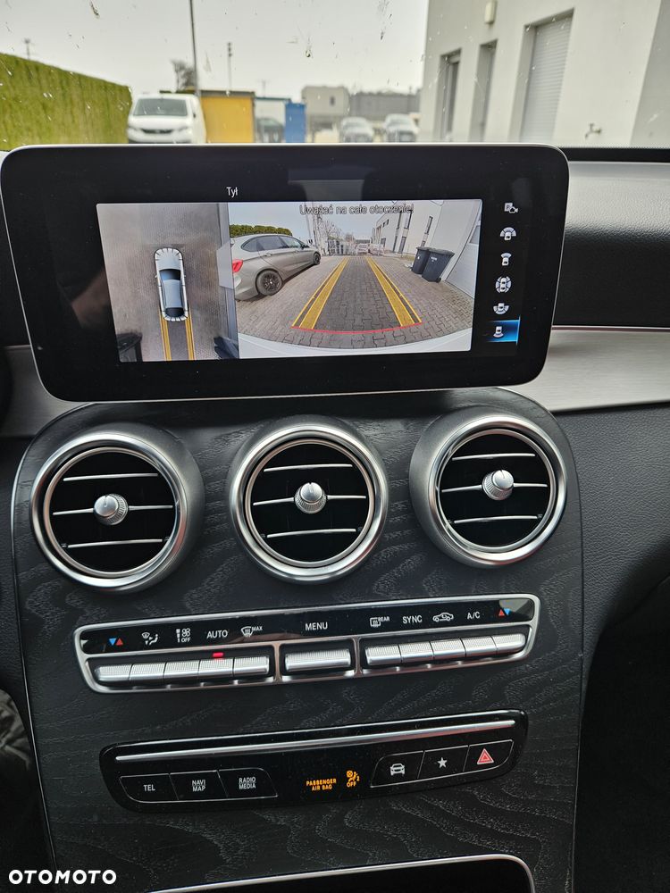 Mercedes-Benz GLC 300 d 4Matic 9G-TRONIC Exclusive - 28