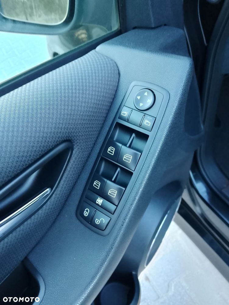 Mercedes-Benz Klasa B 180 BlueEFFICIENCY SPORT EDITION - 33