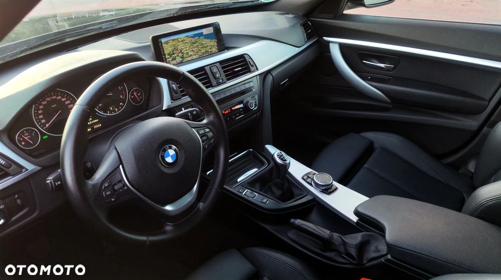 BMW 3GT 318d Modern Line - 32
