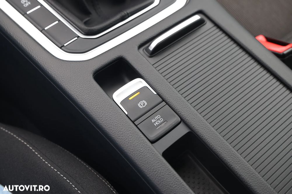 Volkswagen Passat 1.6 TDI Comfortline - 23