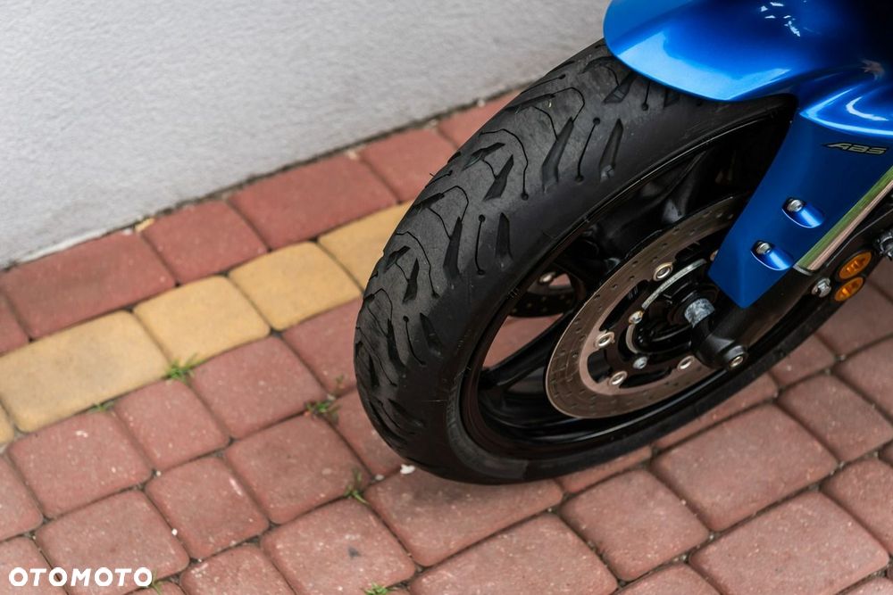 Yamaha FZ - 8