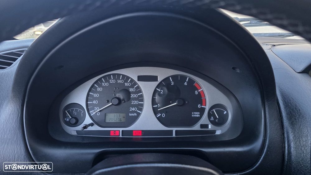 Mitsubishi Carisma HB 1.9 Di-D EXE TA+EC - 12