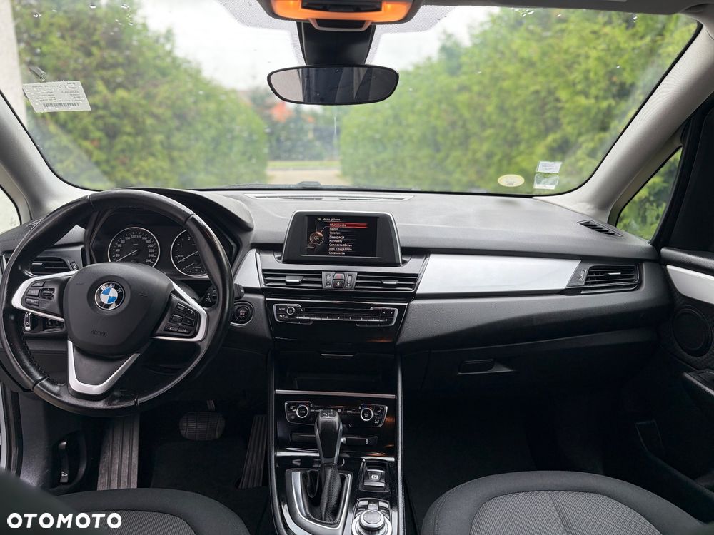 BMW Seria 2 218d - 22