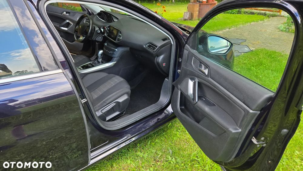 Peugeot 308 1.6 BlueHDi Allure S&S EAT6 - 22