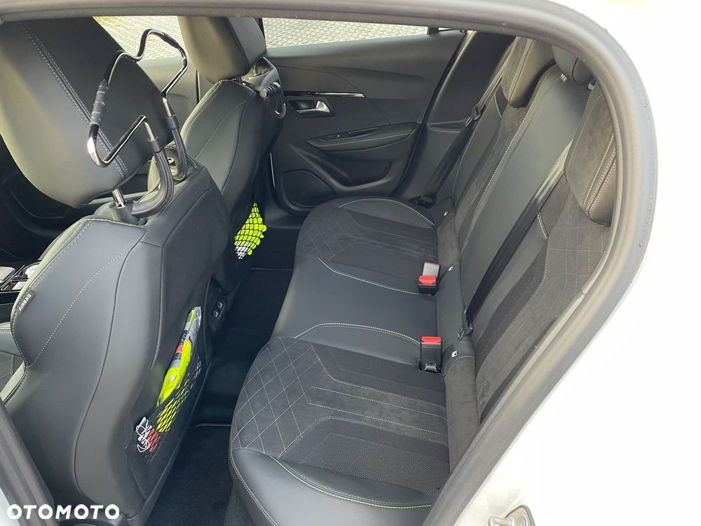 Peugeot 208 1.2 PureTech GT Pack S&S EAT8 - 18