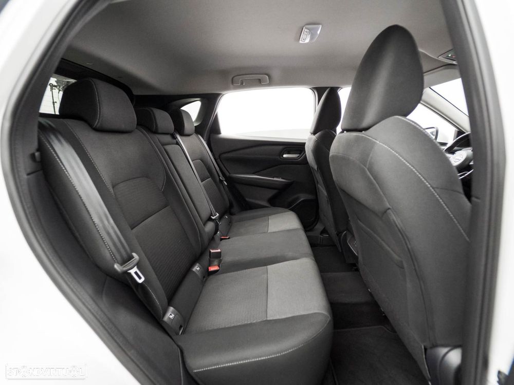Nissan Qashqai 1.3 DIG-T N-Connecta - 38
