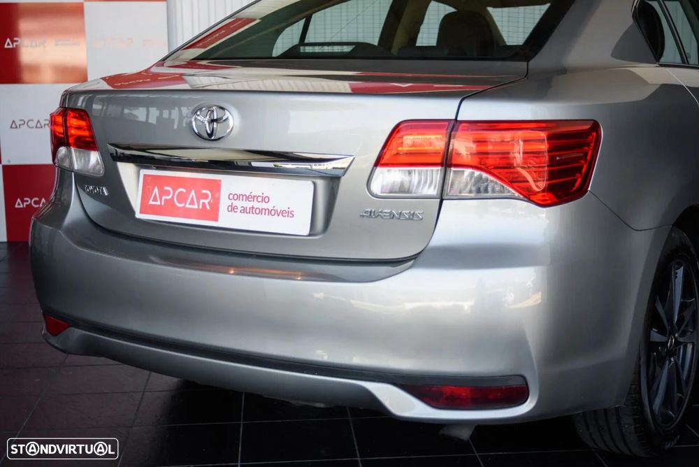 Toyota Avensis SD 2.0 D-4D Exclusive - 5