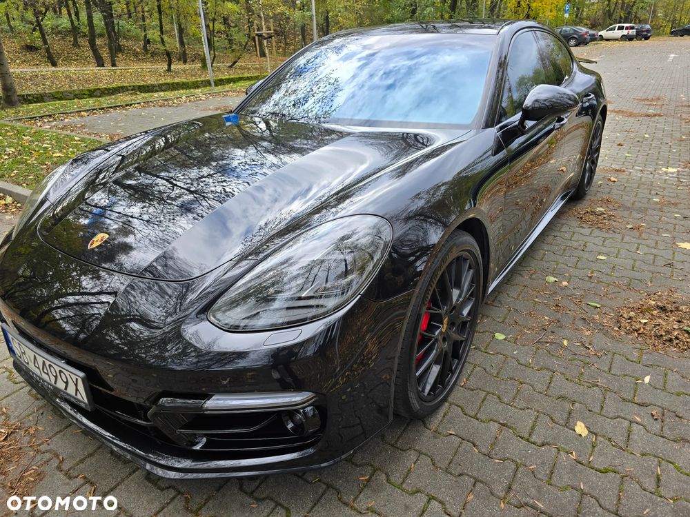 Porsche Panamera - 1