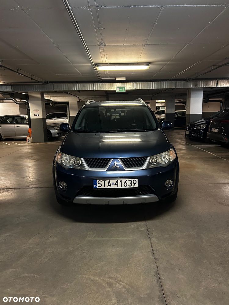 Mitsubishi Outlander 2.0 DID Instyle NAVI - 2