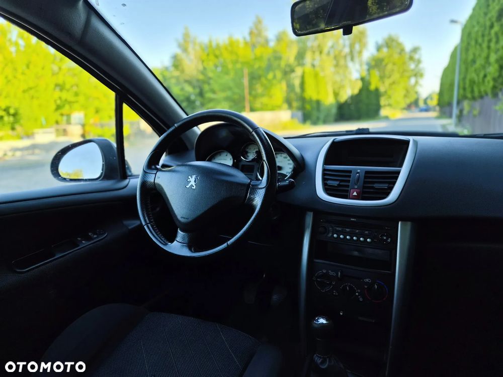 Peugeot 207 - 13