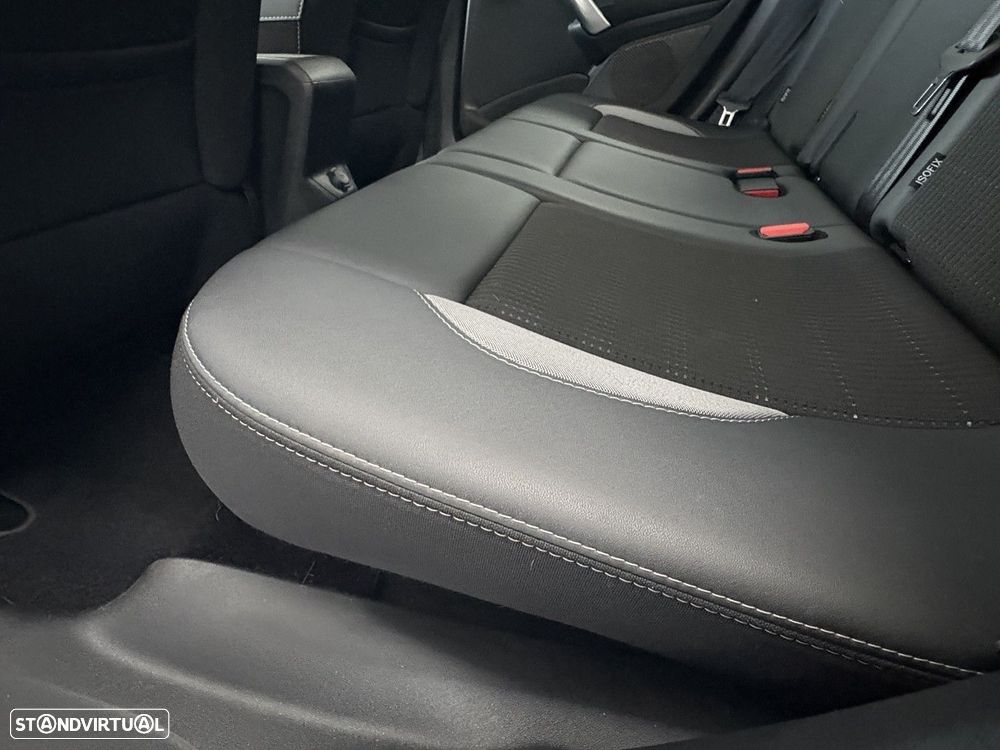 Peugeot 2008 1.2 PureTech Allure - 17