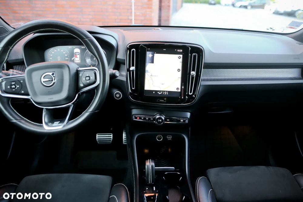 Volvo XC 40 D4 AWD Geartronic R-Design - 21