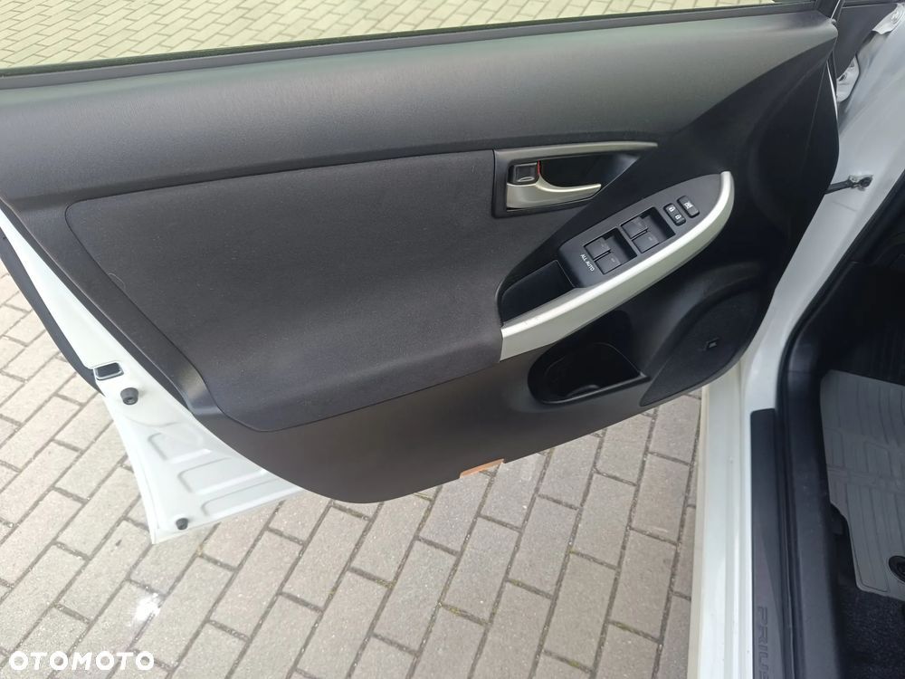 Toyota Prius 1.8 HSD Prestige - 18