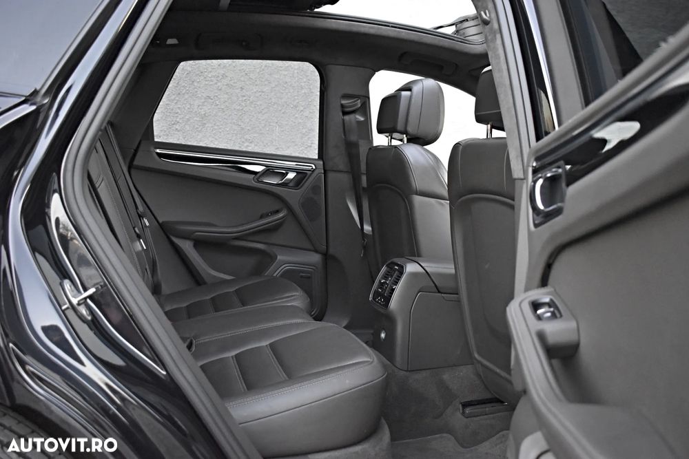 Porsche Macan Turbo PDK - 28