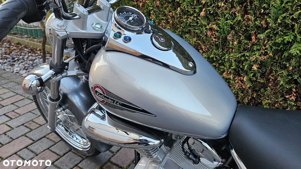 Suzuki Intruder - 15