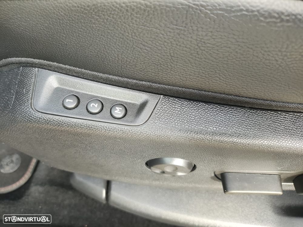 DS DS7 Crossback E-Tense Performance Line EAT8 - 41