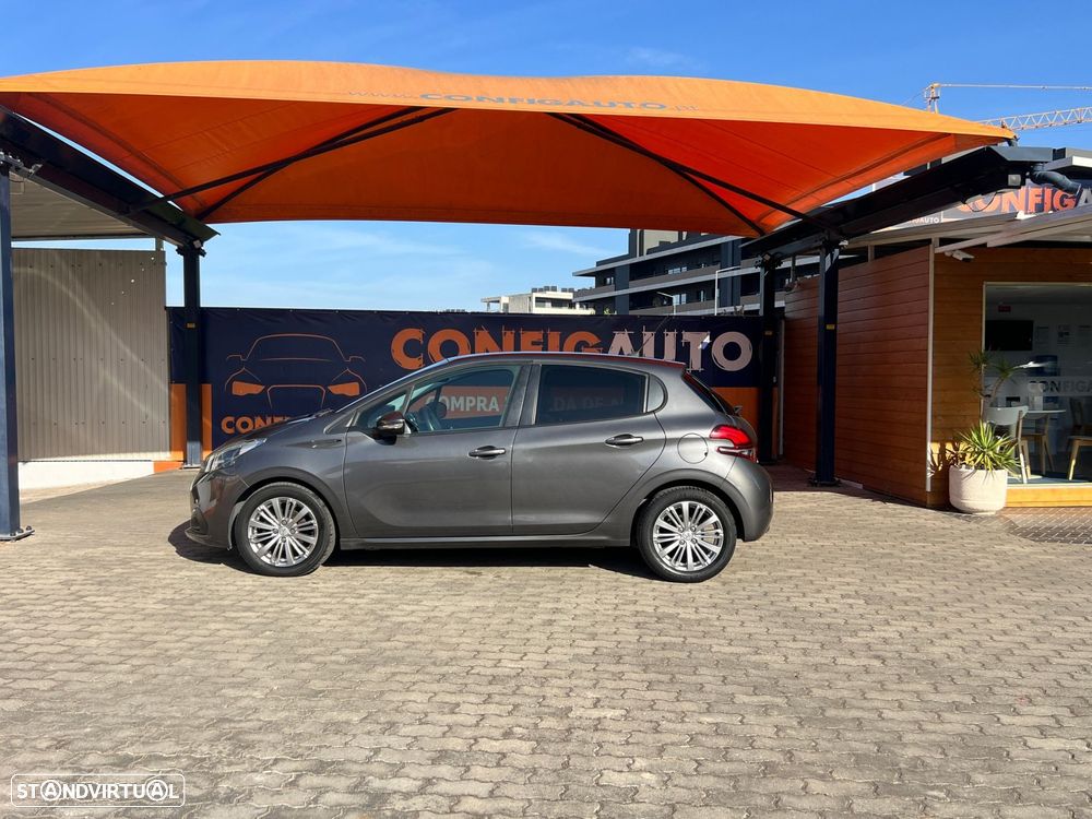 Peugeot 208 1.2 PureTech Signature - 3