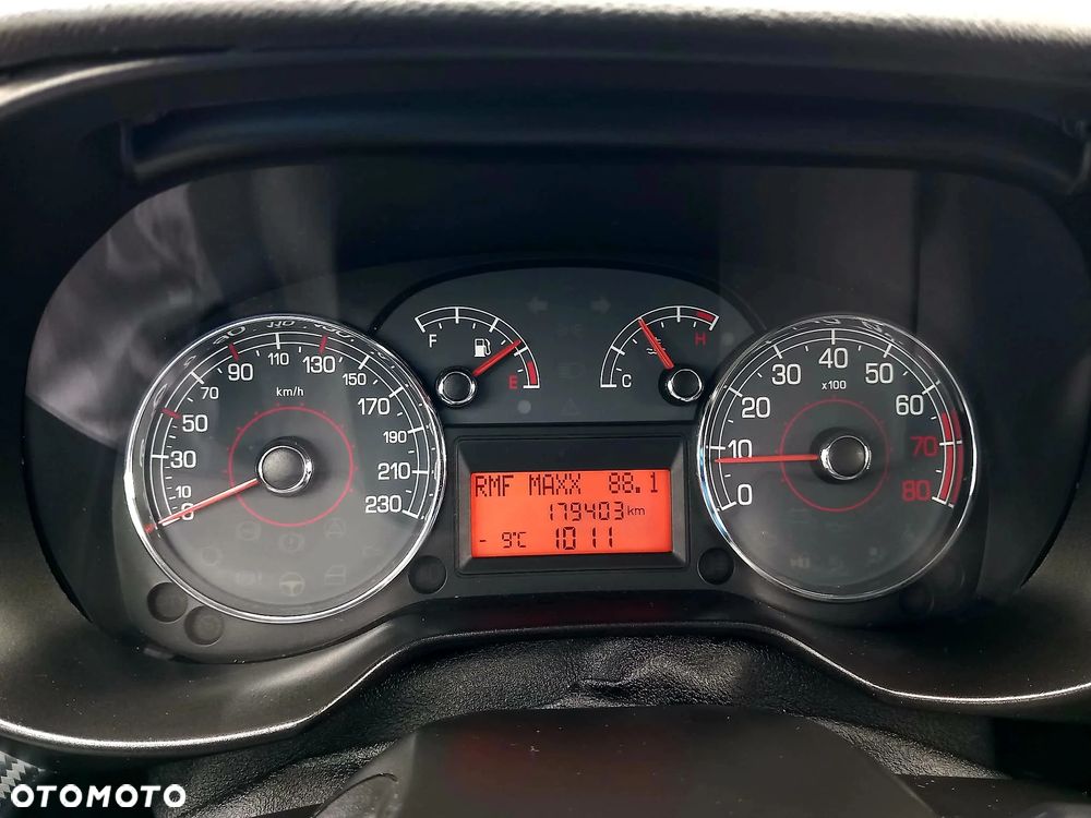 Fiat Grande Punto 1.4 8V Racing - 16