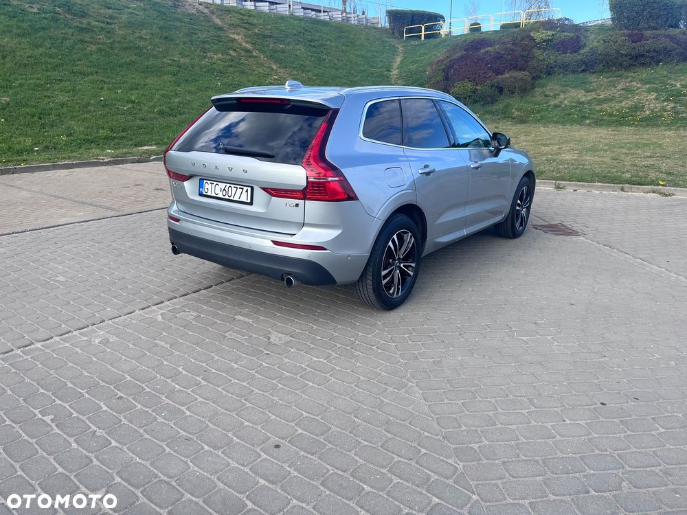 Volvo XC 60 T6 AWD Geartronic Momentum Pro - 26