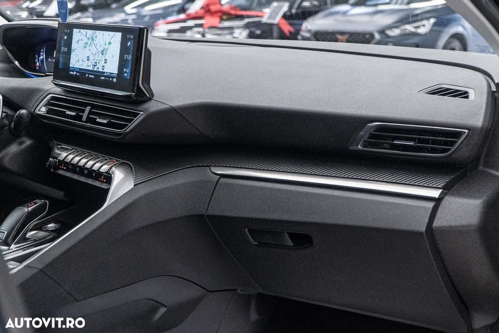 Peugeot 3008 1.2 PureTech Turbo S&S EAT8 Allure - 27