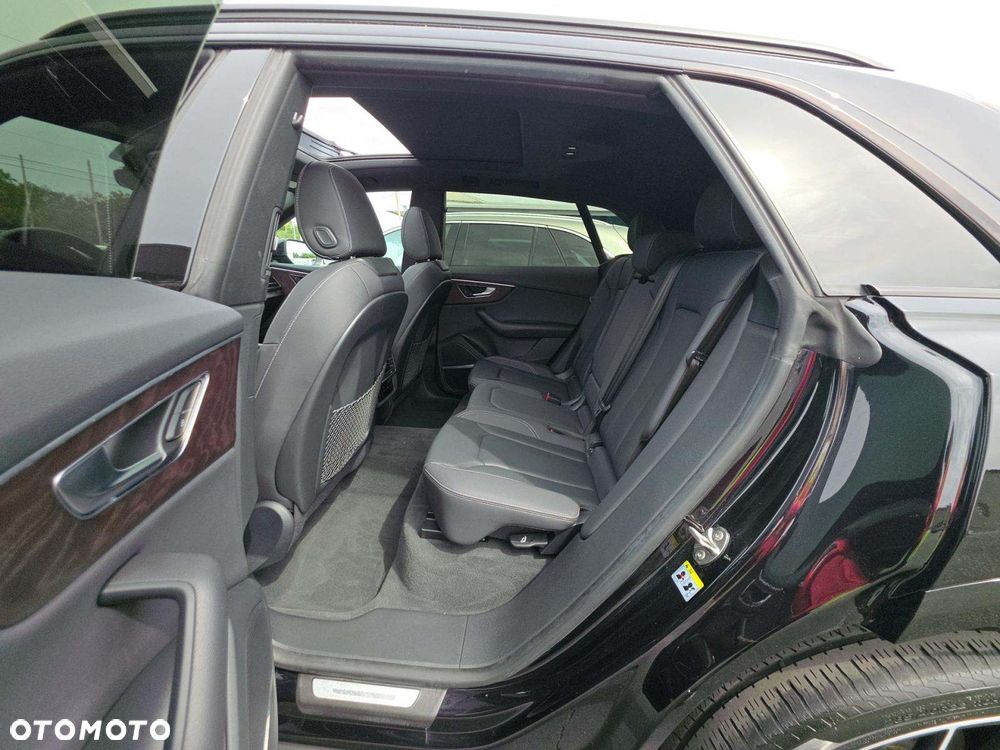 Audi Q8 55 TFSI quattro tiptronic - 11