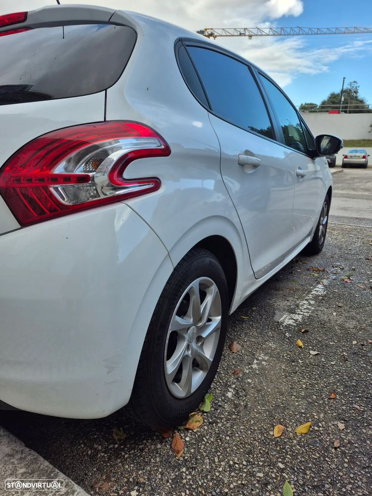 Peugeot 208 1.4 HDi Access - 4
