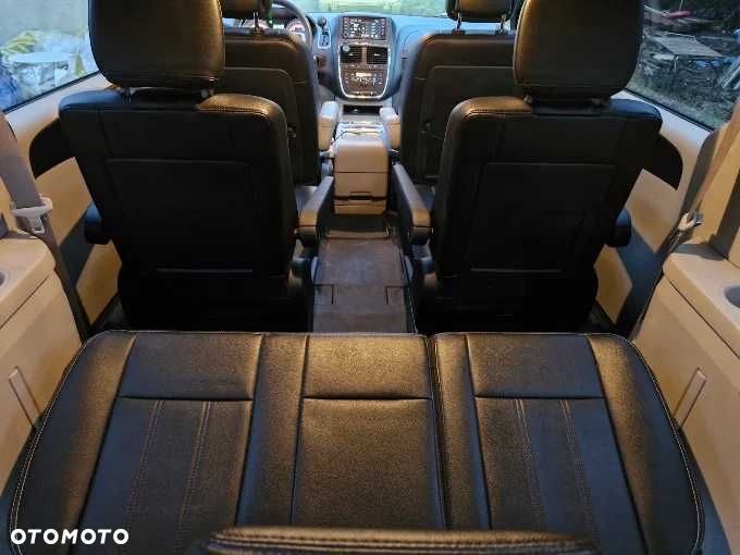 Dodge Grand Caravan - 6