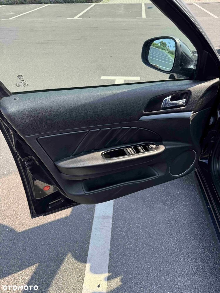 Alfa Romeo 159 1.9 JTDM 16V DPF Automatik Distinctive - 11