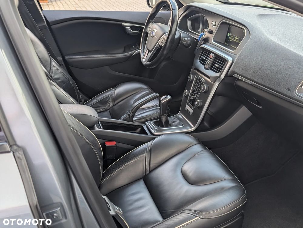 Volvo V40 Cross Country - 20