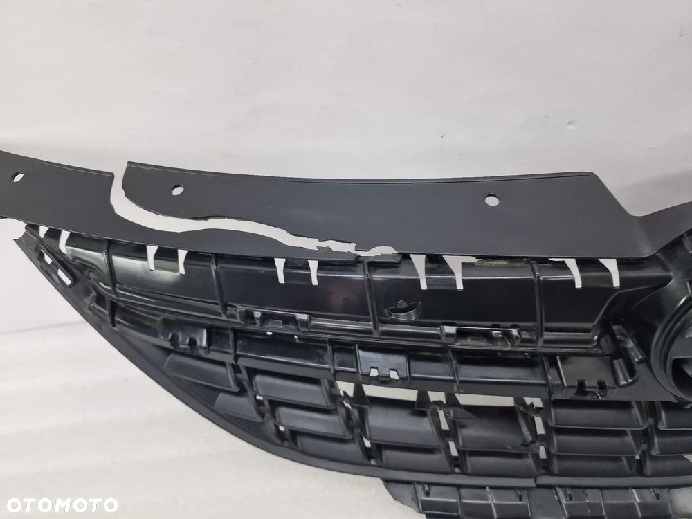 OPEL ZAFIRA C 11- ATRAPA / GRILL PRZEDNI PRZÓD , NR 13300698 , NR AUKCJI GL573 - 4