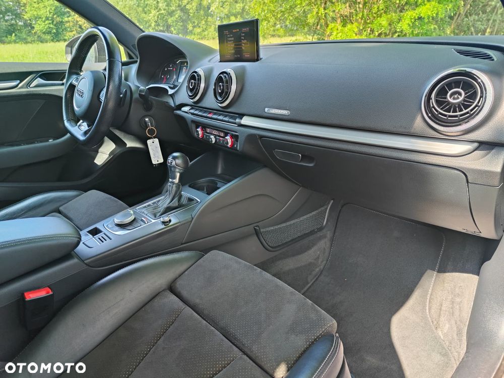 Audi A3 Sportback 2.0 TDI (clean diesel) quattro S tronic S line Sportpaket - 27