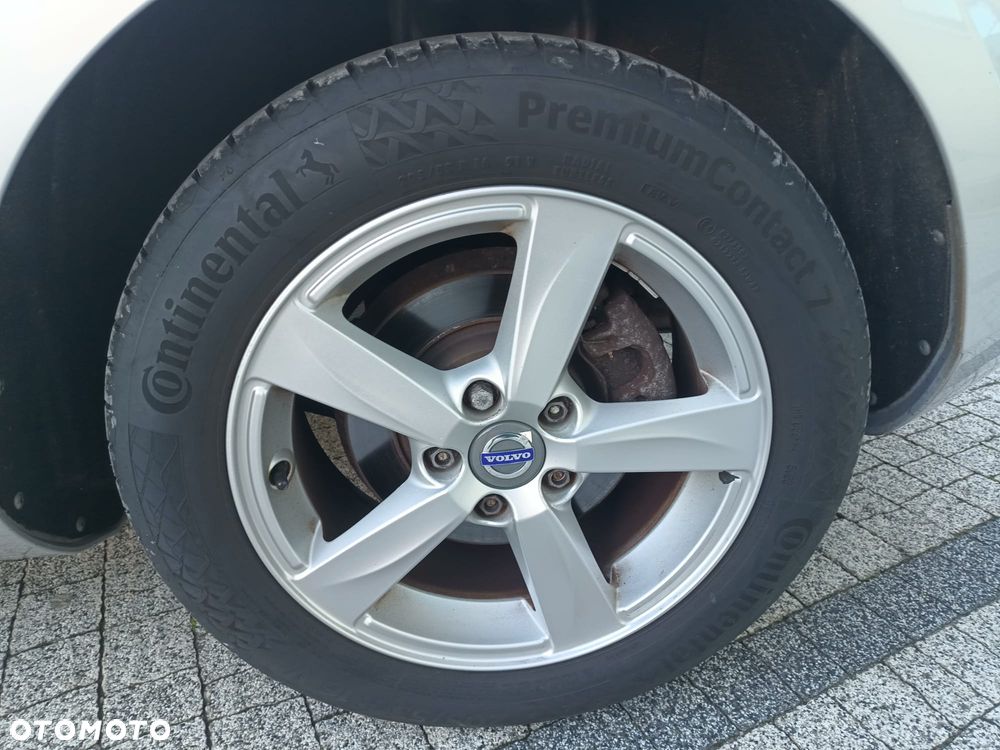 Volvo V40 D4 Momentum - 9