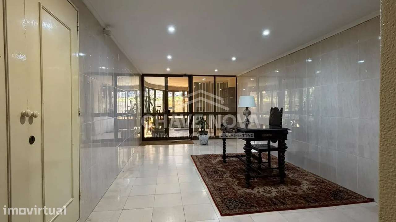 FN - Apartamento T3 , varandas e garagem | Oliveira do Douro, Gaia - Grande imagem: 4/12