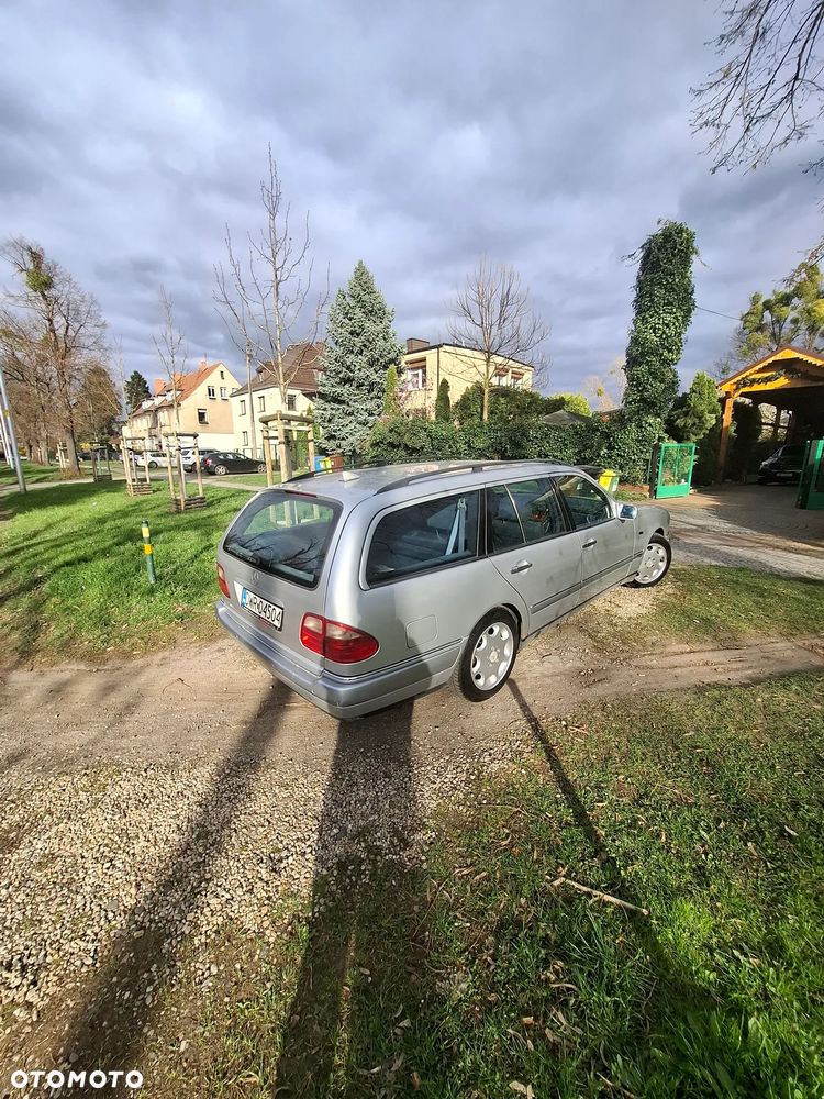 Mercedes-Benz Klasa E - 2