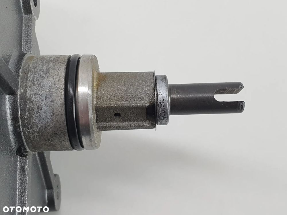 POMPA WODU OBUDOWA DEKIEL WIRNIK  BENELLI 302 - 8