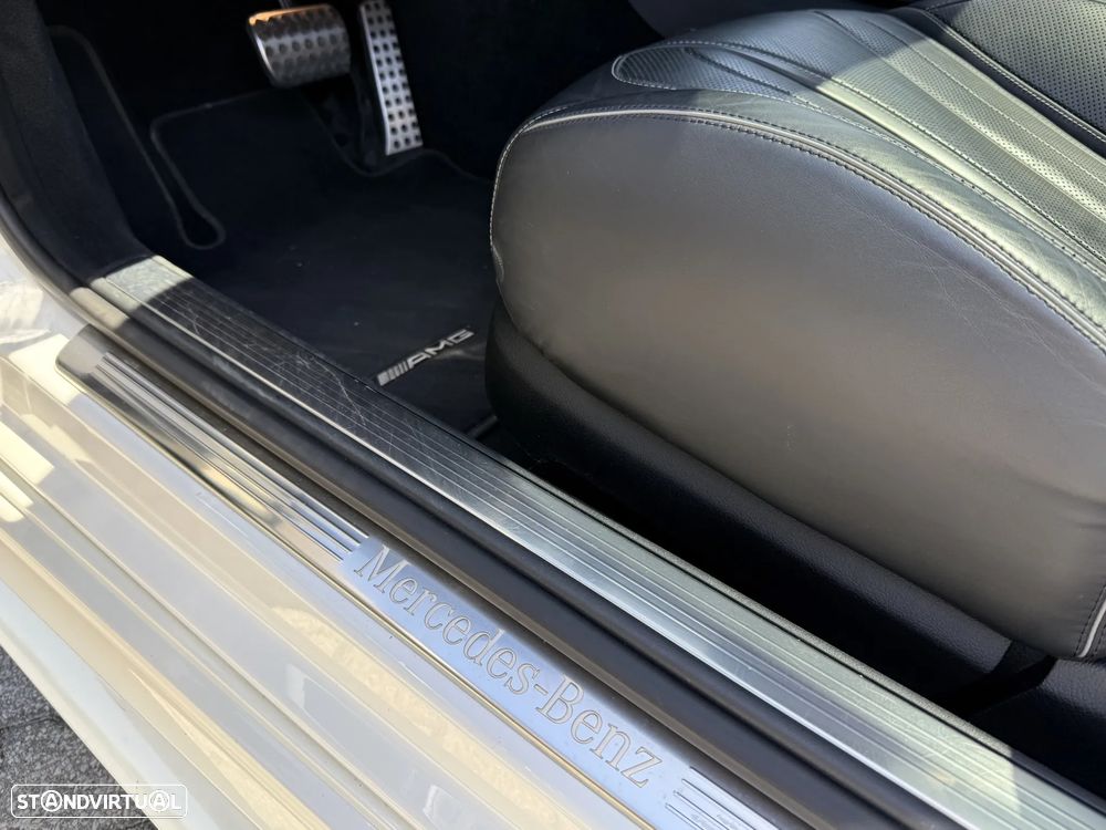 Mercedes-Benz S 560 4Matic 9G-TRONIC - 29
