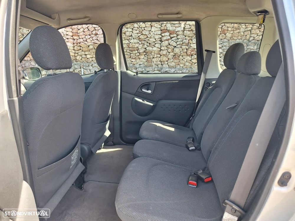 Toyota Yaris Verso 1.4 D-4D Sol - 11