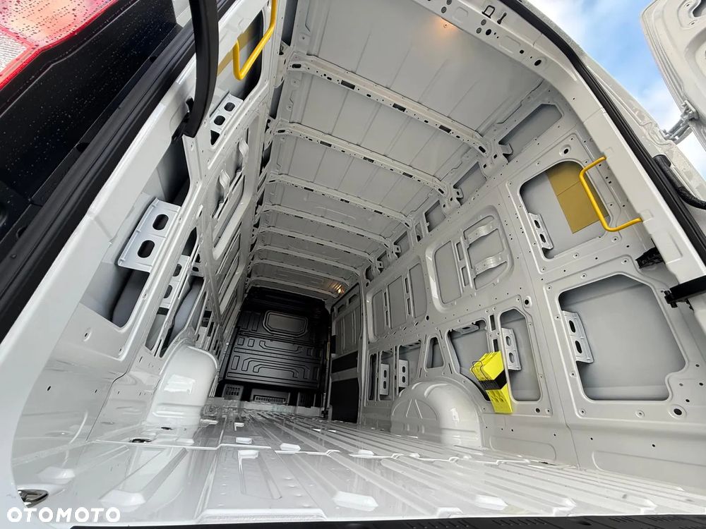 Volkswagen Crafter - 29