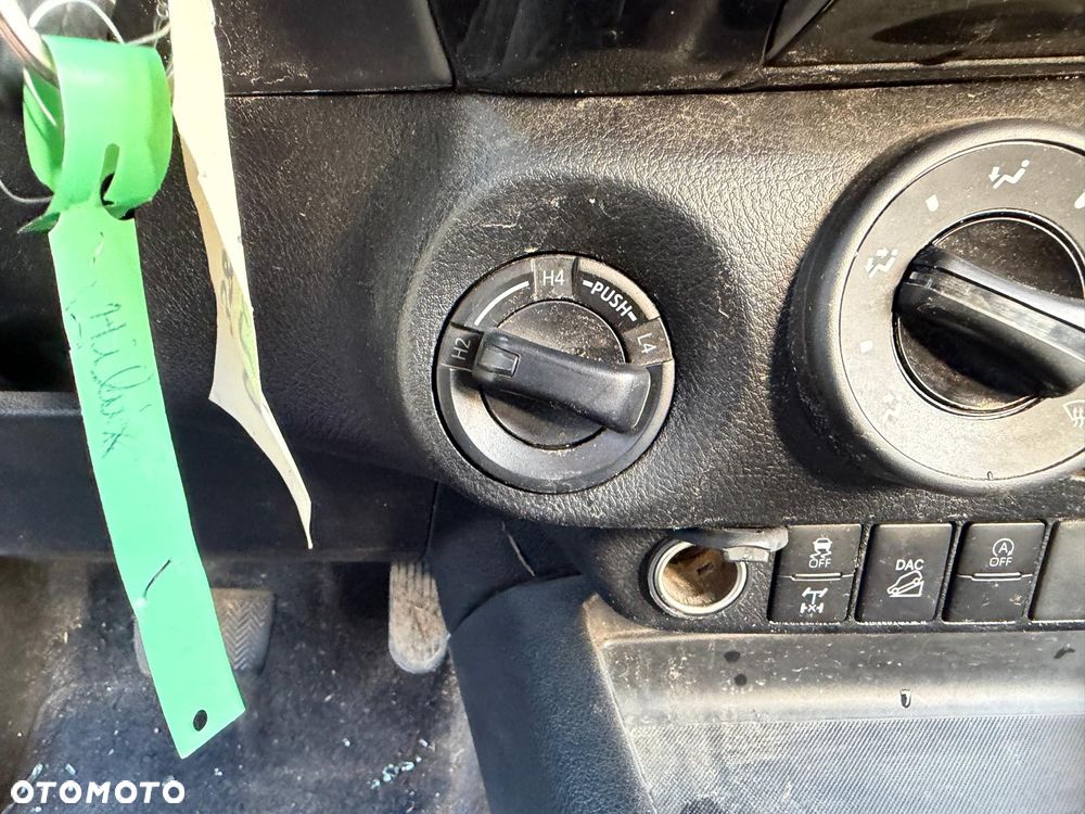 Toyota Hilux 4x4 Extra Cab Autm Executive - 14