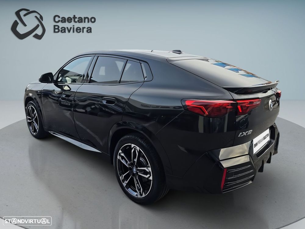 BMW iX2 eDrive20 Pack Desportivo M - 6