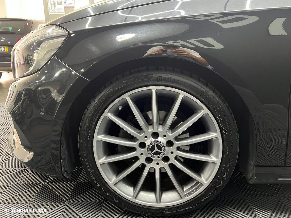 Mercedes-Benz A 180 d AMG Line - 19