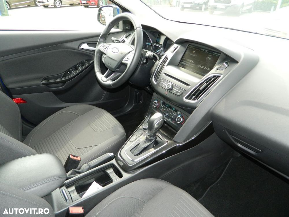 Ford Focus 2.0 TDCi Powershift Titanium - 12