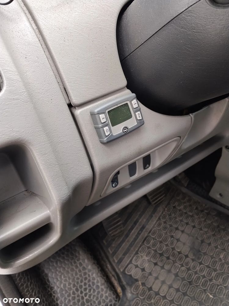 Opel Vivaro - 8