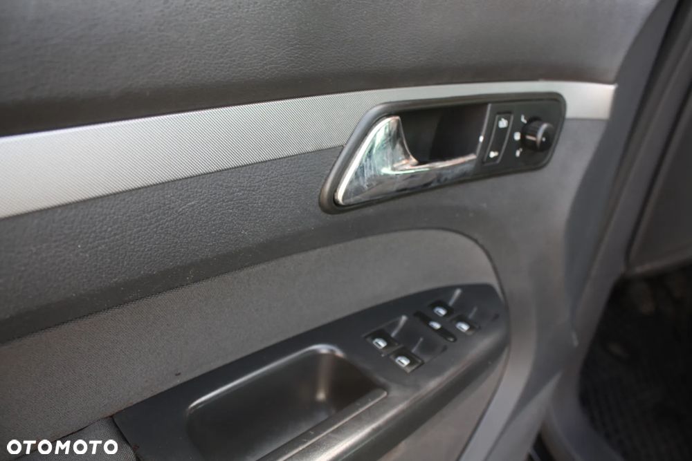 Volkswagen Touran 2.0 TDI United - 13