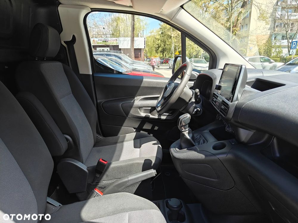 Opel Combo 1.5 CDTI Essentia S&S - 28