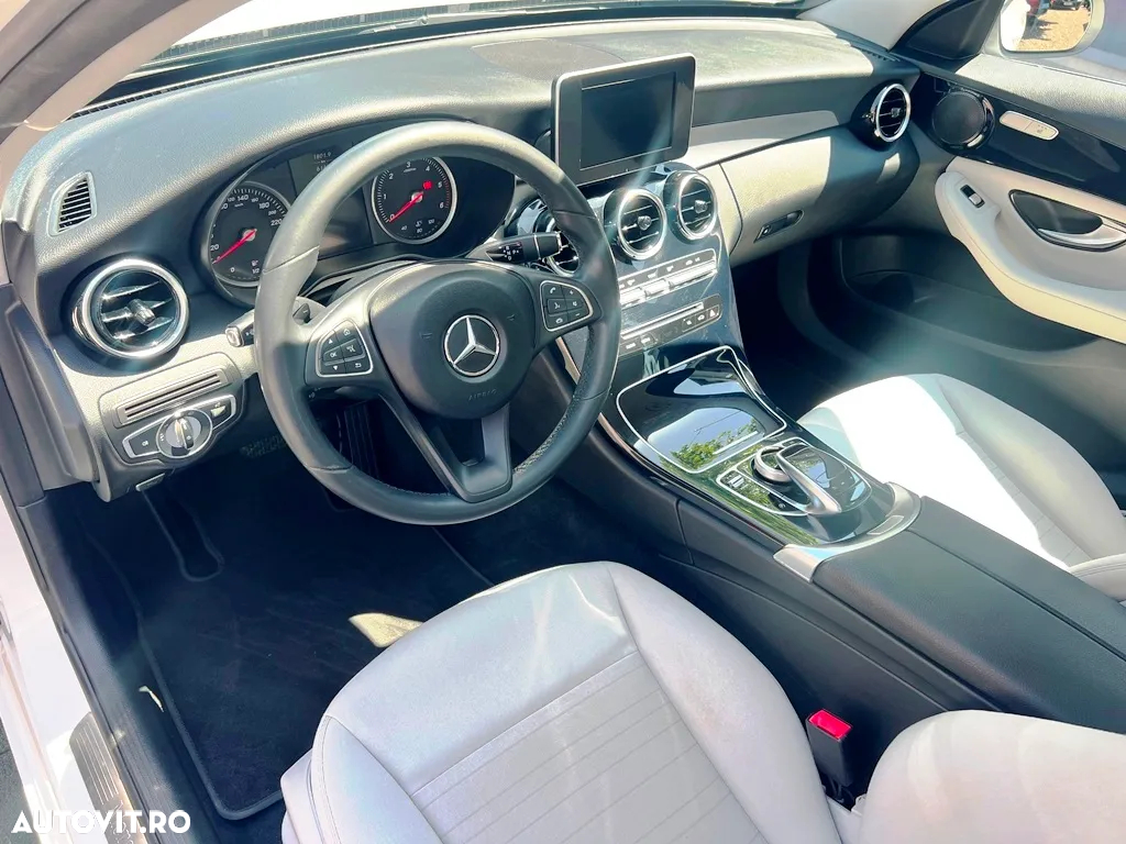Mercedes-Benz C - 8