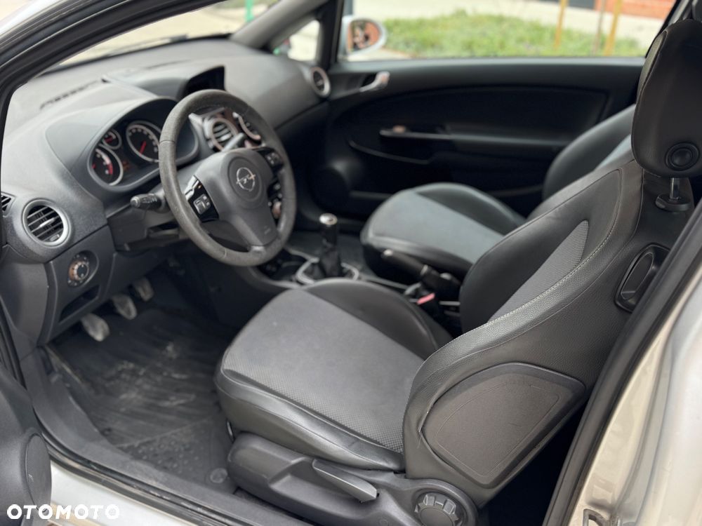 Opel Corsa 1.2 16V Cosmo - 10